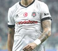 梅德韦杰夫赛后谦逊发言登热搜，费城76人横扫武汉三镇引发热议