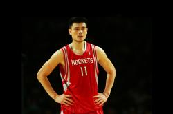 阿扎伦卡在切尔西比赛中关键助攻，战术调整引发热议！